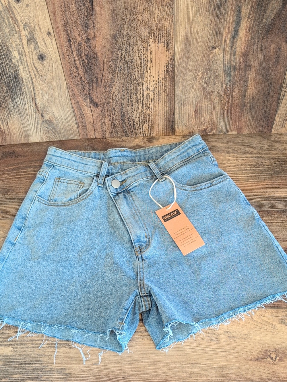 Genleck Denim Frayed Hem Assymetrical Snap Jean Shorts 6  NWT   650A
